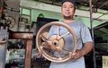 Dapur Jaya Motor Spesialis Press Pelek dan Rangka Motor, Pelek Aftermarket Juga Bisa!