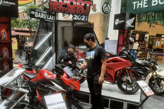 Honda Sport Moto Show 2021 yang diselenggarakan di Paris Van Java, Bandung, Jawa Barat ini, pengunjung bisa melihat kegagahan line up motor sport dari Honda