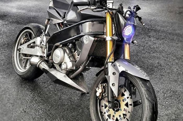 Yamaha V-Ixion bergaya Streetfighter