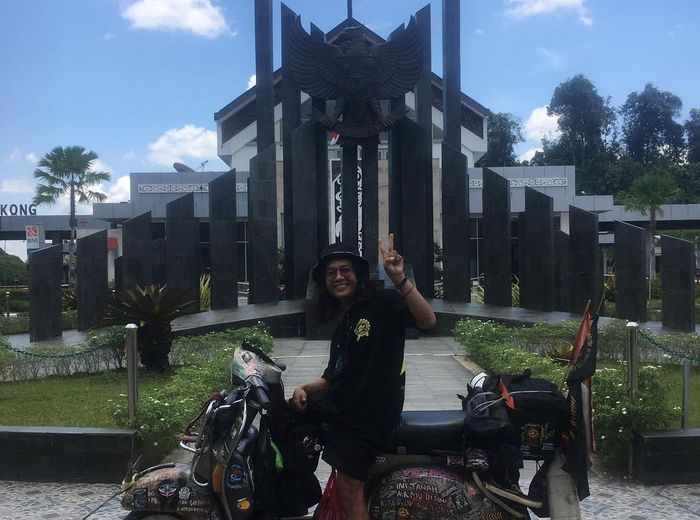 Chusnul Muchit saat di Pos Lintas Batas Negara Entikong