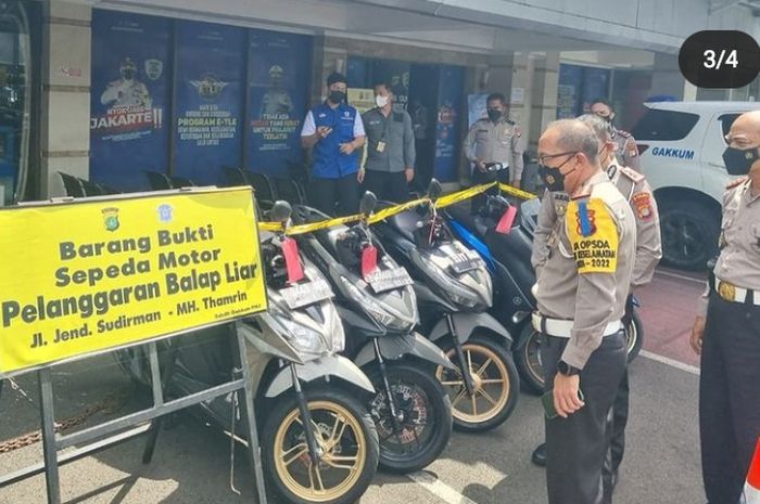 Barang buktisepeda motor pelanggaran balap liar Jl Jend Sudirman- MH Thamrin