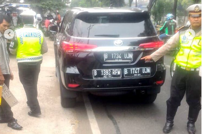 Toyota Fortuner milik Sekretariat Militer Presiden ditilang polisi