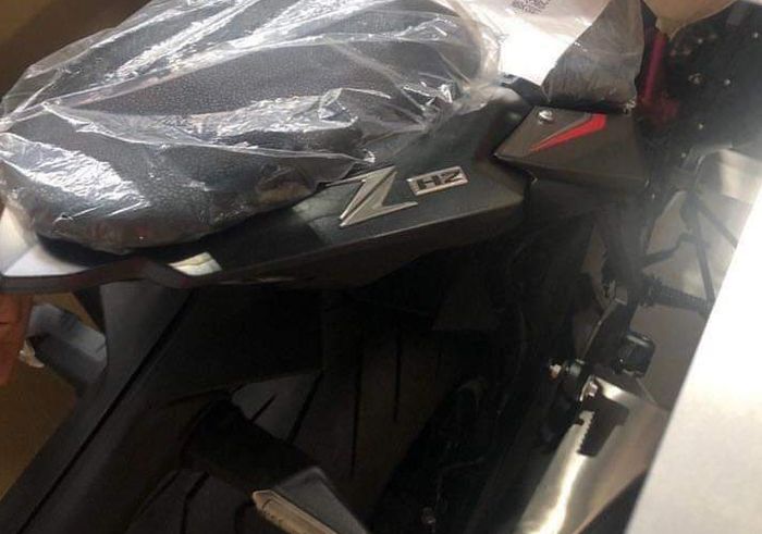 Kawasaki Z1000 Supercharger Tampangnya Bocor, Pakai &lsquo;Lampu Bego&rsquo;, Namanya Z H2