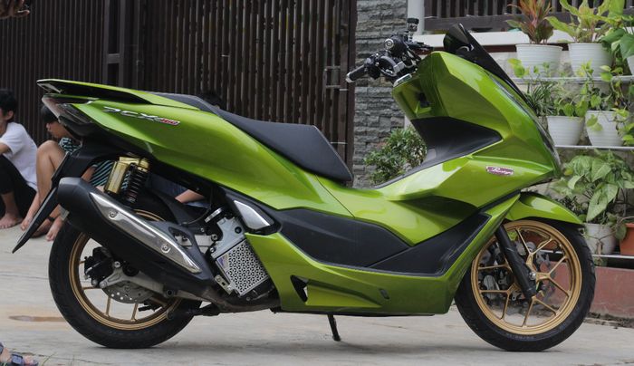 Honda PCX160 repaint bodi hijau
