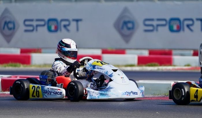Muhammad Fadhl Abbas Wibowo, pegokart muda berbakat asal Indonesia, akan mengikuti kejuaraan bergengsi Rok Cup Superfinal South Garda yang akan digelar di Italia pada tanggal 14 hingga 18 Oktober 2025.