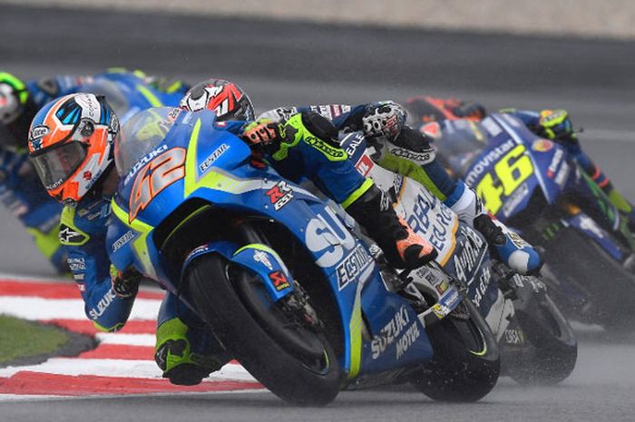 Team Suzuki Ecstar kesulitan musim ini karena kedua pembalapnya masih perlu adaptasi diungkapkan Davide Brivio kepada Otomotifnet.com di MotoGP Malaysia (27-29/10/2017)