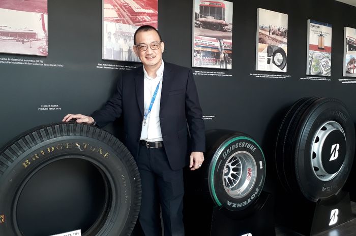 Presiden Direktur Bridgestone Indonesia, Mukiat Sutikno saat berada di GIIAS 2023
