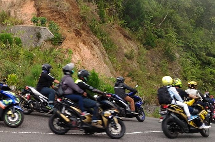 Penunggang Yamaha Aerox 155