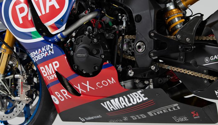 Sponsor BRIXX menghias beberapa bagian bodi motor Yamaha YZF R1 tim Pata Yamaha di WorldSBK 2021