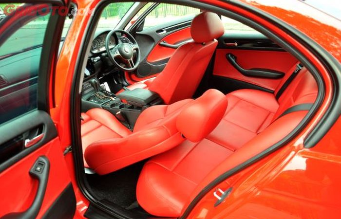 Interior full diretrim serba merah juga